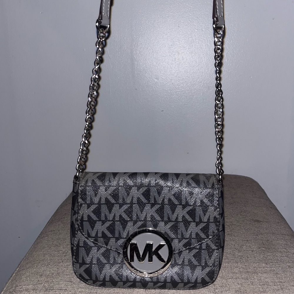 Micheal Kors mini cross body purse